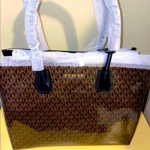 Michael Kors Mercer XL MK Signature Patent Leather